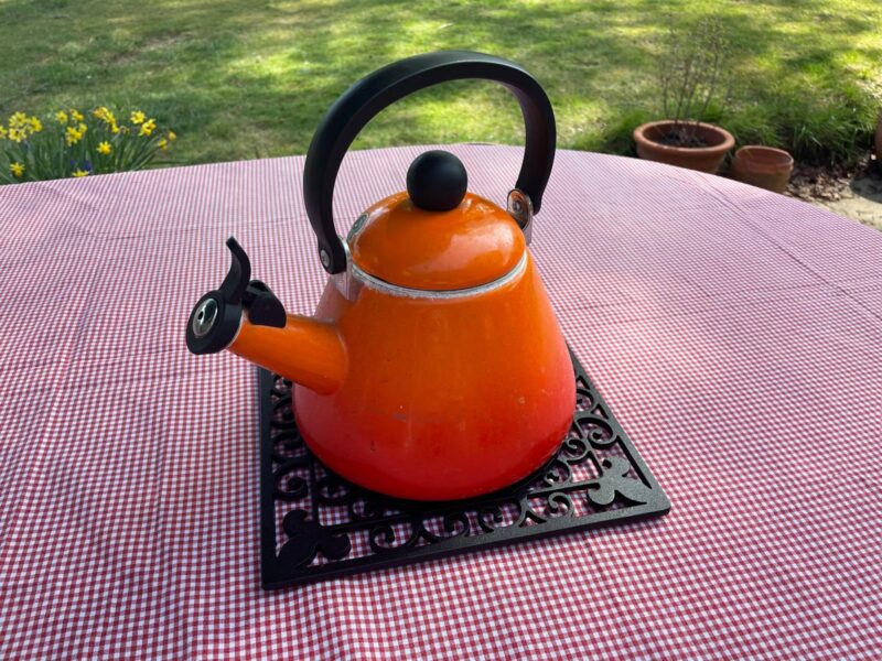 Side Saddles Kettle