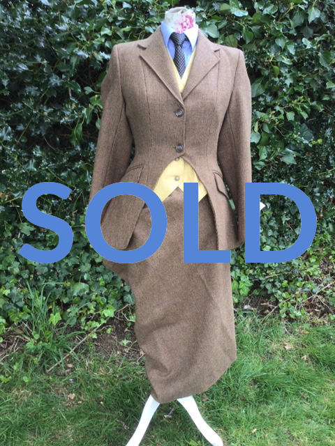 SOLD-Robertson and Williams Classic Brown Tweed
