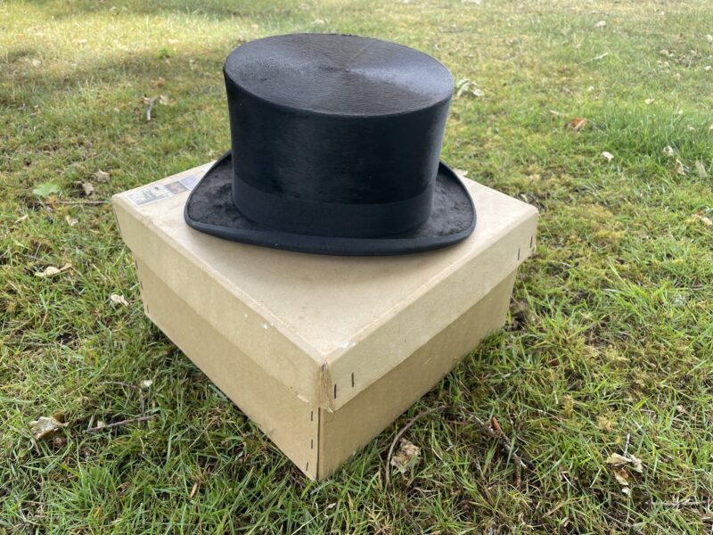 56cm Superior Silk Top Hat (Ref EO)
