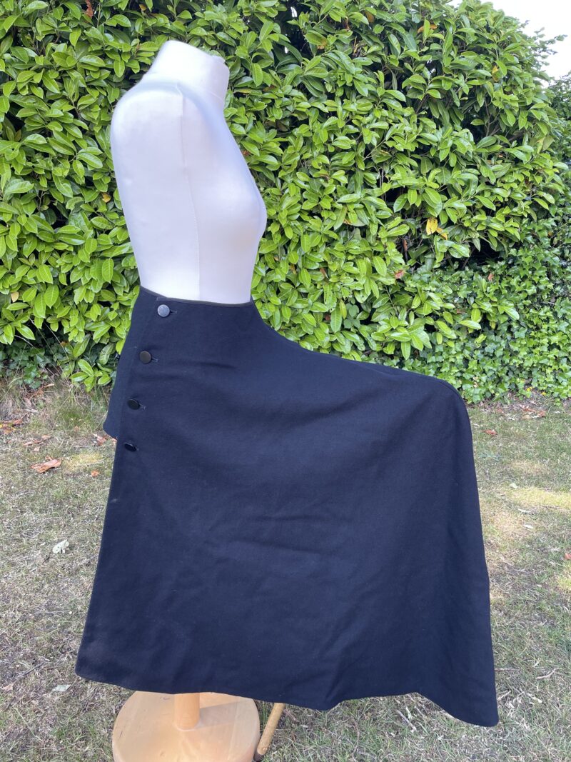Offside immaculate black apron (A7-JK)