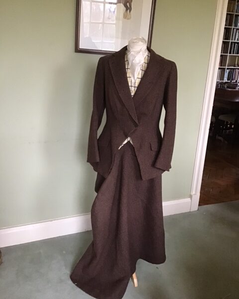 Brown Tweed Vintage Habit