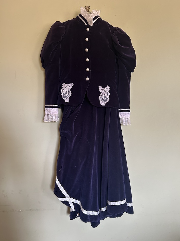 Children's Purple and White Costume. Size 28"