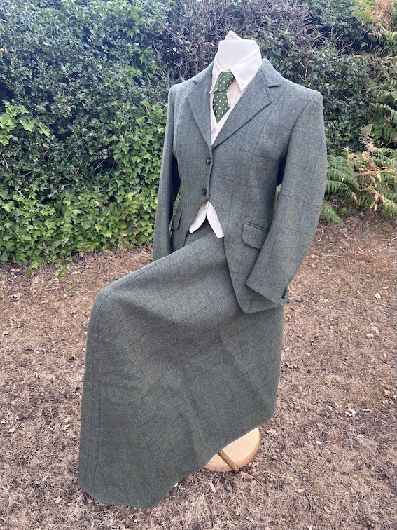 38" Alexander James Tweed